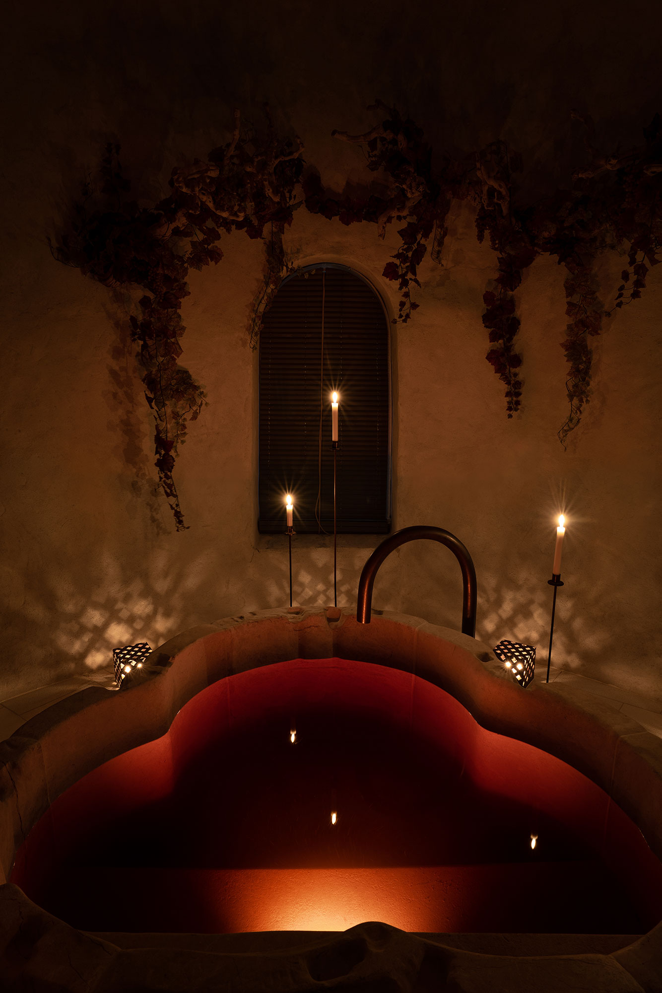 Aire Ancient Baths Creative and artistic direction, atmosphere design, and photographic and audiovisual production for AIRE Ancient Baths.